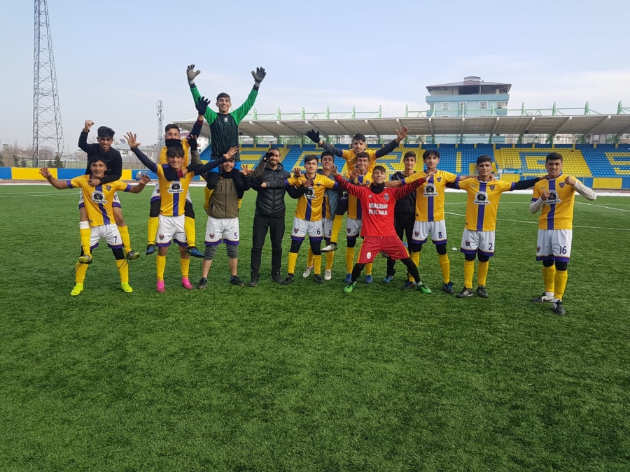 Futbol’da Şampiyon Doğubayazıt Savaş Ay Anadolu Lisesi