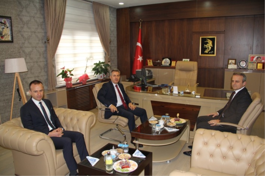 Ağrı Valisi Elban İl Milli Eğitim Müdürlüğünü ziyaret etti