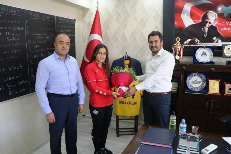 Golbol Kadın Milli Takımı oyuncusu Kader Çelik, Ağrı