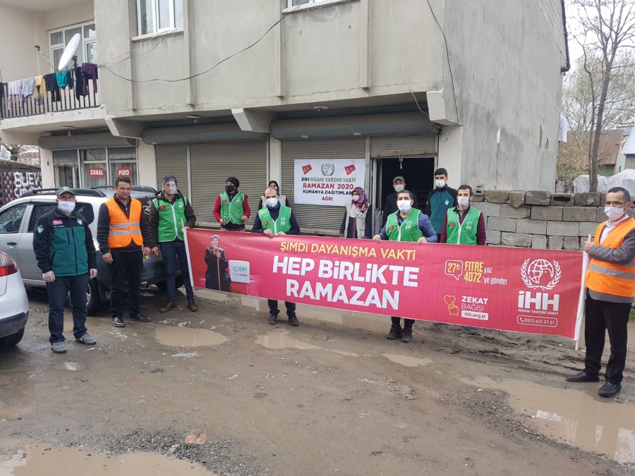 AĞRI’DA İYİLİK KAPI KAPI DOLAŞIYOR!