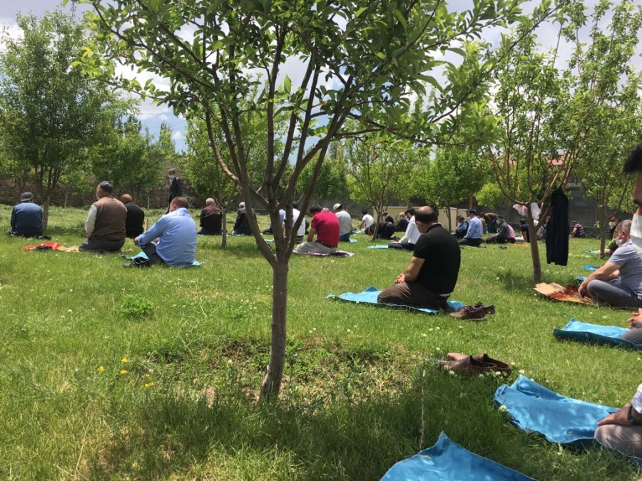 İlçemizde Cuma namazı üçüncü kez kılındı