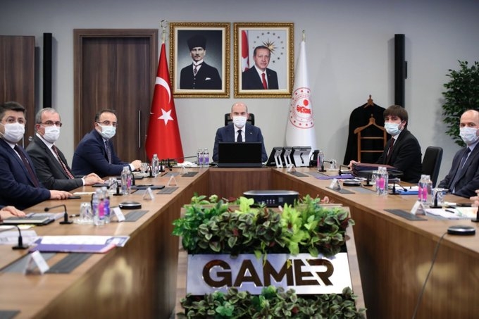  Vali Varol videokonferans ile Mülki İdare Amirleri Afet Farkındalık Eğitimine katıldı