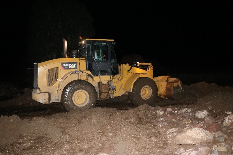 Doğubayazıt Kalecik köyünde sağanak yağmur sonrası meydana gelen sel hasara yol açtı