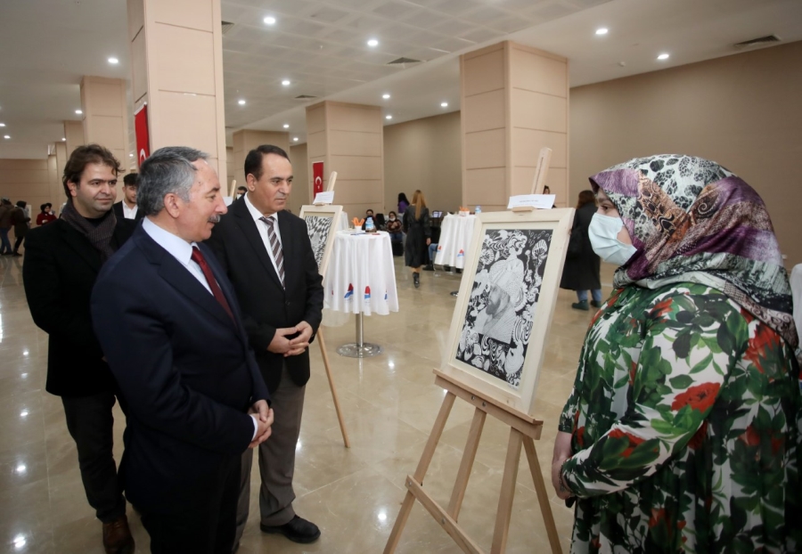 AİÇÜ’de Tasarım Sergisi Açıldı