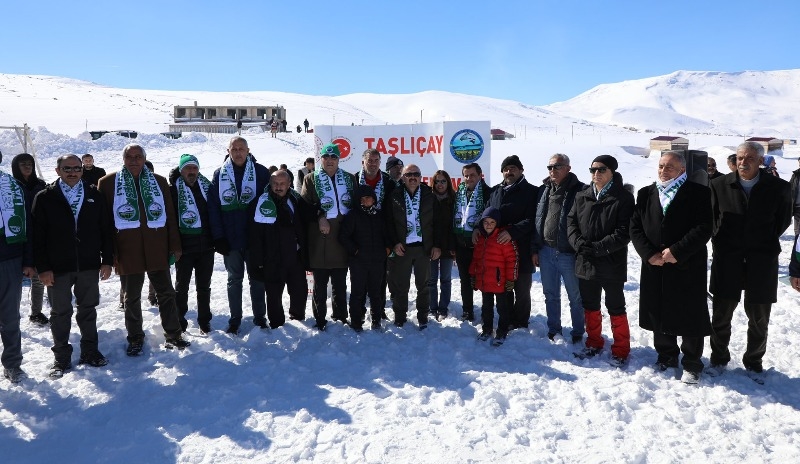 Balık Gölü Festivali atlı kızak ve su altı dalışı ilgi gördü