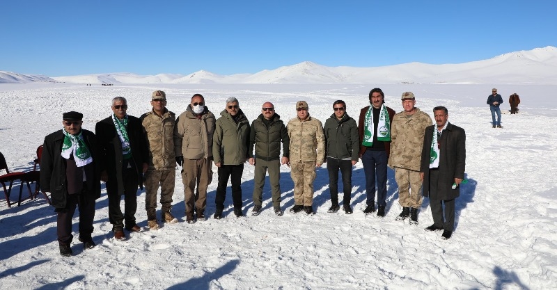 Balık Gölü Festivali atlı kızak ve su altı dalışı ilgi gördü