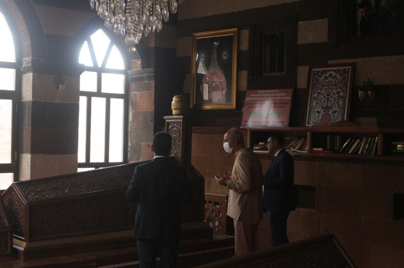 Doğubayazıt’ta “Fuat Sezgin ve İslam Bilimler Tarihi” adlı konferans 