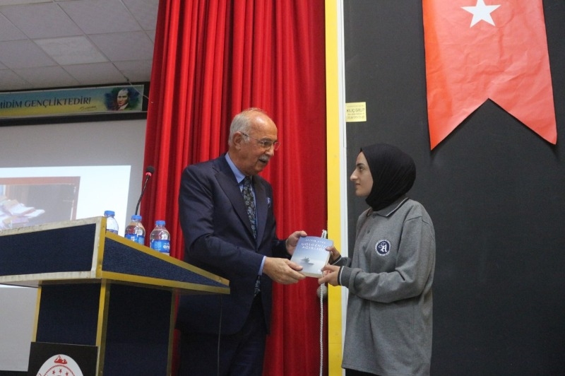 Doğubayazıt’ta “Fuat Sezgin ve İslam Bilimler Tarihi” adlı konferans 