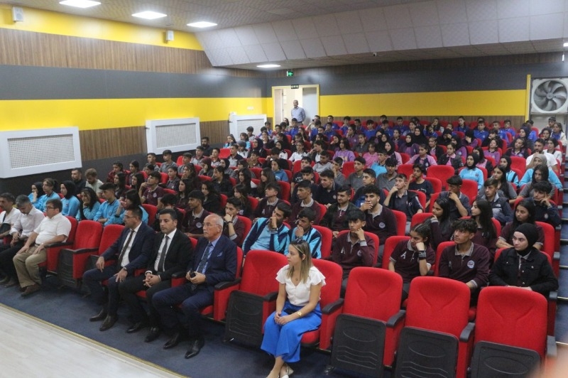 Doğubayazıt’ta “Fuat Sezgin ve İslam Bilimler Tarihi” adlı konferans 