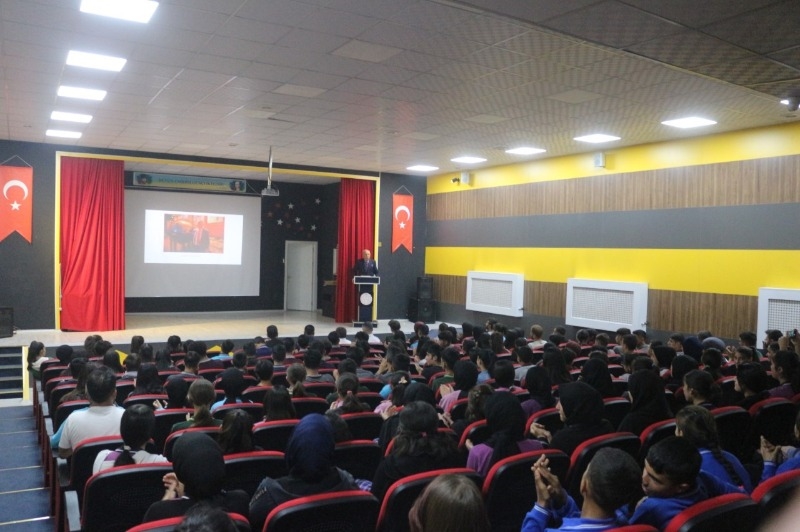 Doğubayazıt’ta “Fuat Sezgin ve İslam Bilimler Tarihi” adlı konferans 