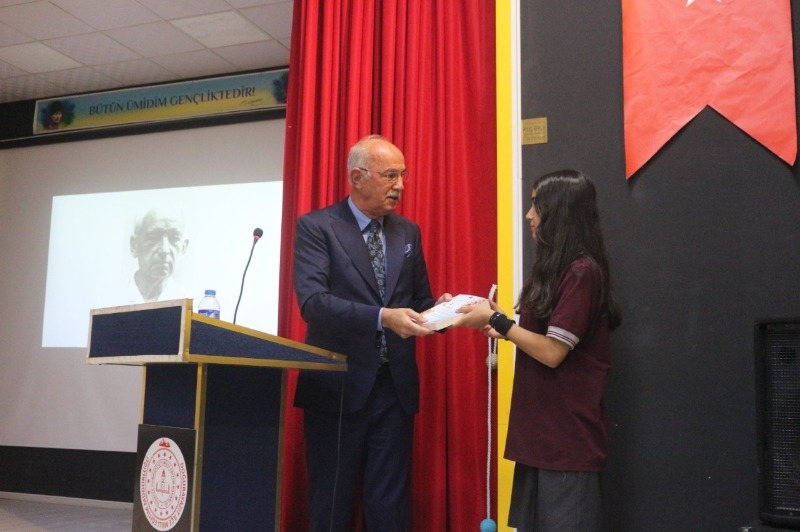 Doğubayazıt’ta “Fuat Sezgin ve İslam Bilimler Tarihi” adlı konferans 