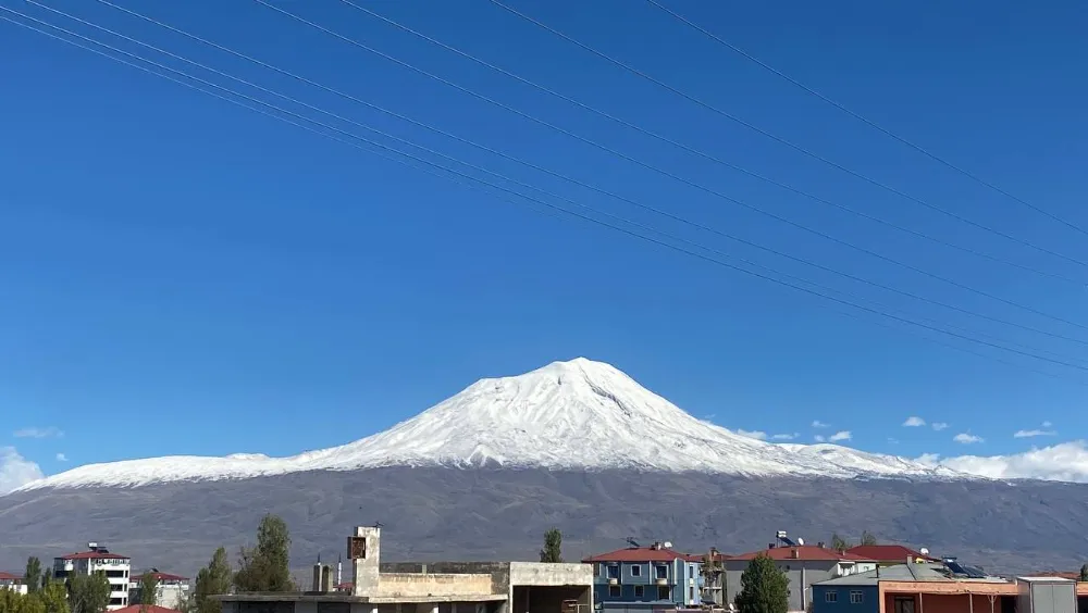 Ağrı Dağı karla kaplı hali, güzel görüntüler çıkardı