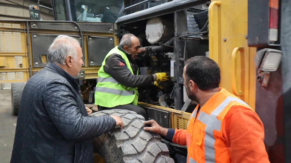 Iğdır İl Özel İdaresi, araçlarının tamirini kendi atölyesinde yapıyor