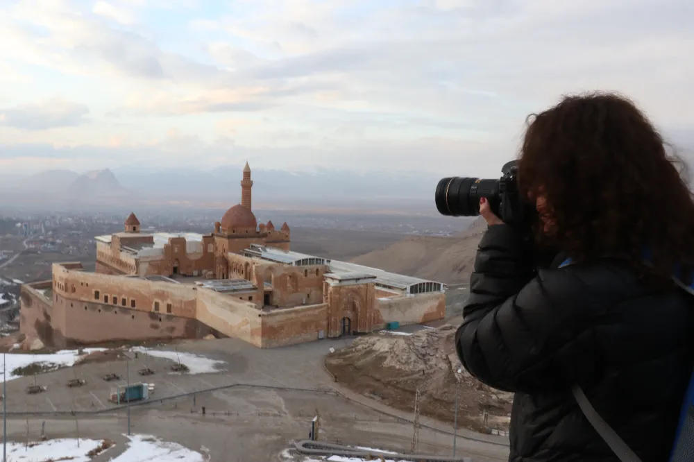 Ağrı'nın karla kaplı güzellikleri fotoğraf tutkunlarını ağırlıyor