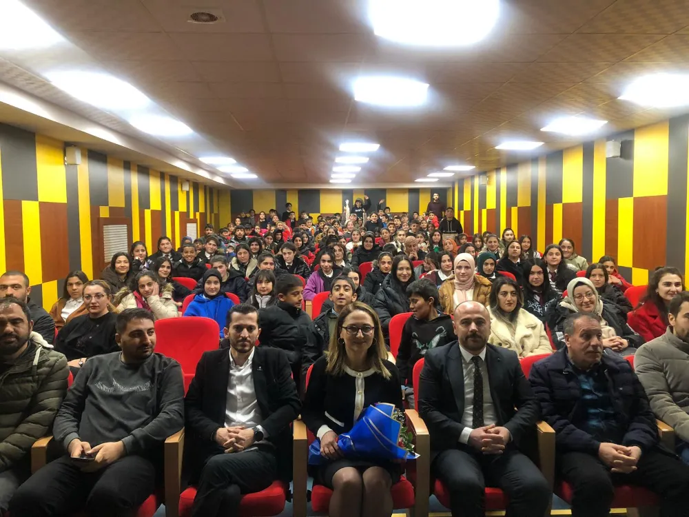 Doç. Dr. Müjde ERYILMAZ TÜBİTAK Bilim söyleşisi kapsamında Doğubayazıt'ta 