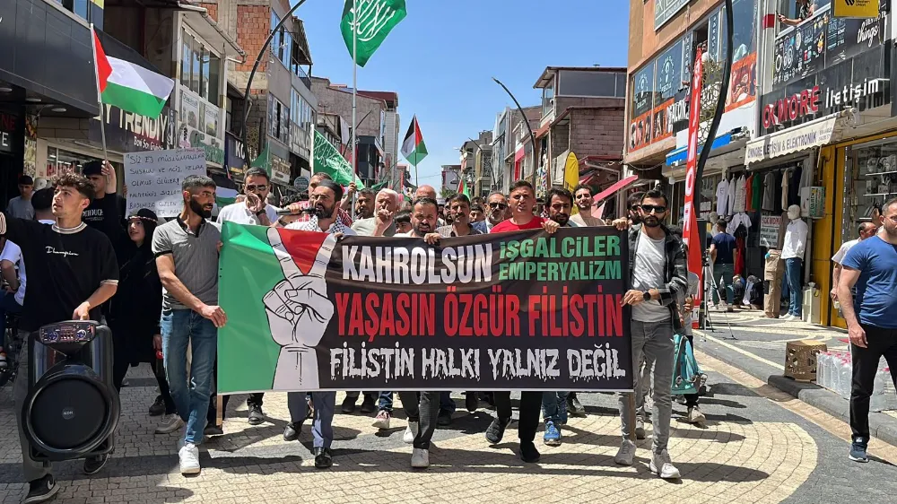 DOĞUBAYAZIT’TA FİLİSTİN’E DESTEK YÜRÜYÜŞÜ