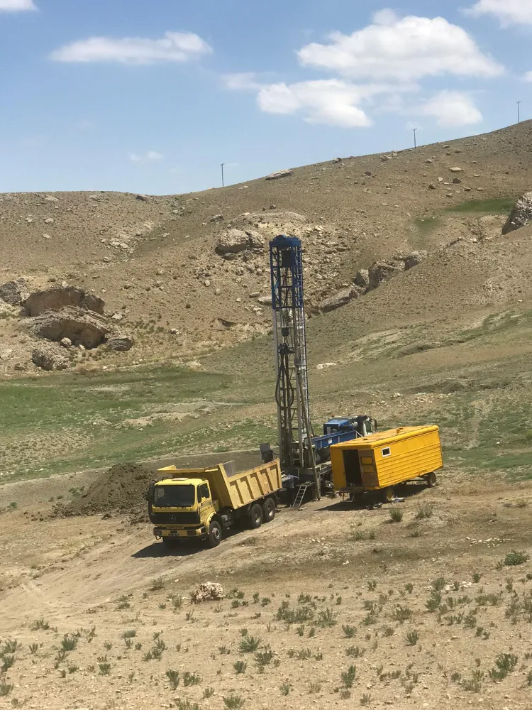 Doğubayazıt Karaburun köyünde su ihtiyacını çözmek amaçlı sondaj çalışması yapılıyor