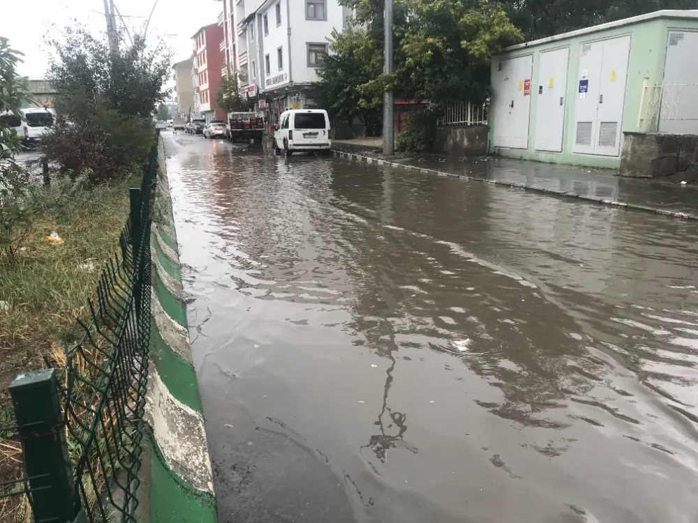 Doğubayazıt ve Taşlıçayda  sağanak yağış etkili oldu 