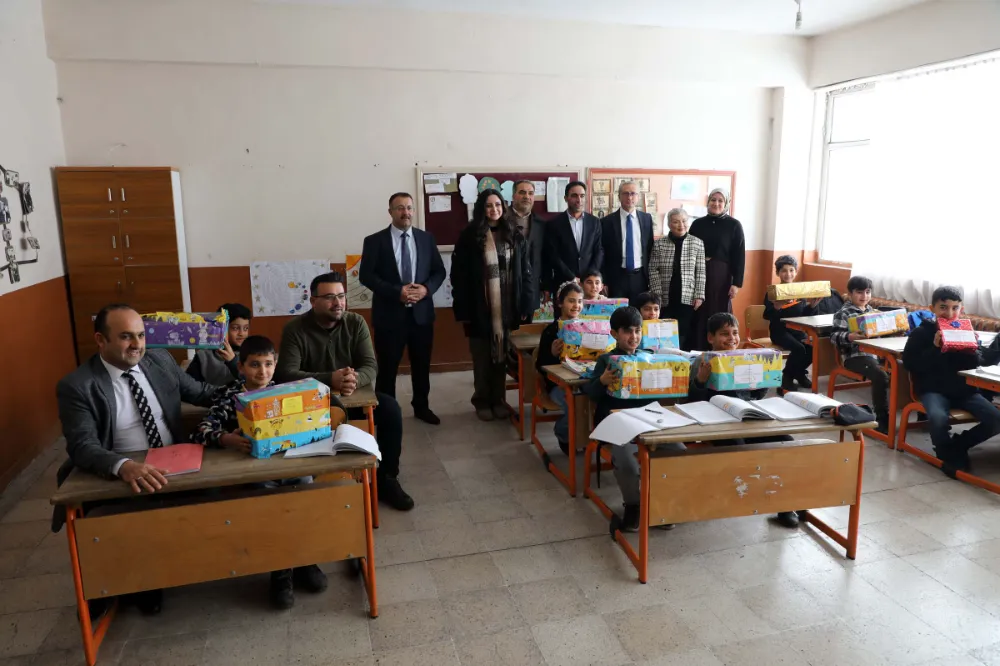 Ağrı’da “IC Mutluluk Harekatı” ile çocukların oyuncak hayalleri gerçek oldu