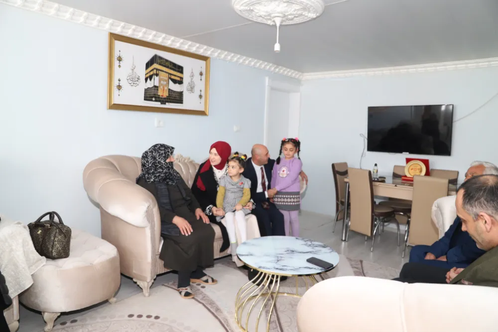 Kaymakam Ekinci Aile yılı kapsamında Kıbrıs Gazisi Cemal Can ve ailesini ziyaret etti