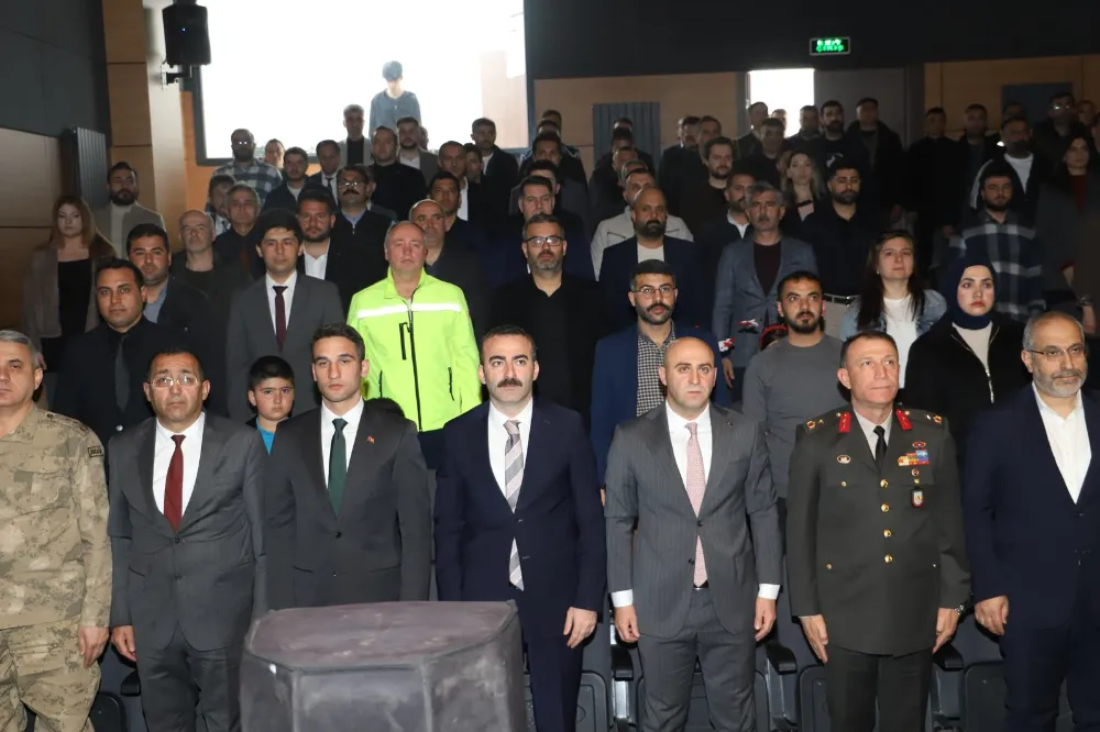 Ömer Çoktin Fen Lisesinde İstiklal Marşı