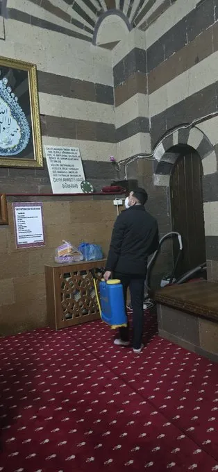 DOĞUBAYAZIT AHMED-İ HANİ TÜRBESİ İLE TÜRBE CAMİİ İLAÇLANDI 