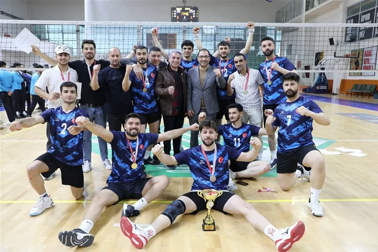 Ağrı KYK Erkek Voleybol Takımı Yurt Lig Doğu Anadolu Şampiyonu Oldu
