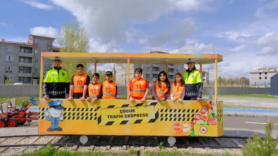 Ağrı Çocuk Trafik Eğitim Parkı’nda Trafik Eğitimleri Tüm Hızıyla Devam Ediyor