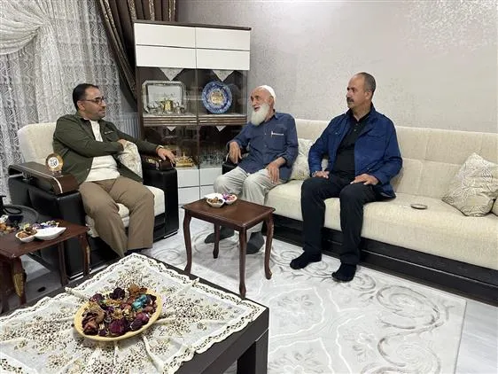 İlçe Müftüsü Demirkaynak Hac vazifelerini yerine getirerek kutsal topraklardan dönen Hacılara ziyaret