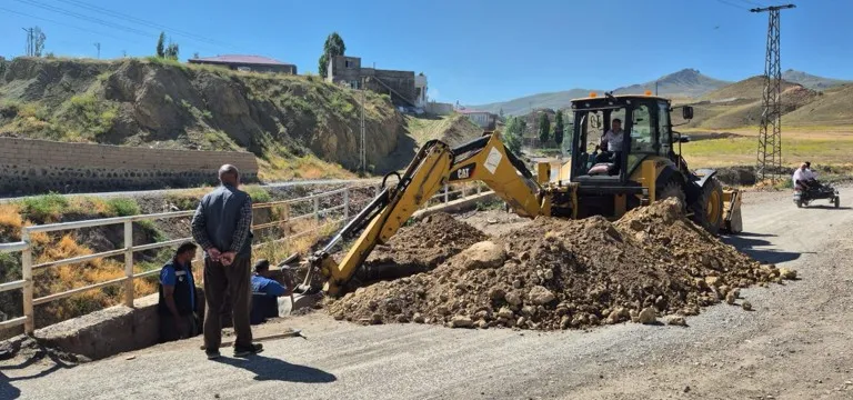 Doğubayazıt Koçkıran Mahallesi Meryemana Caddesi’nde kanalizasyon islah çalışmaları 