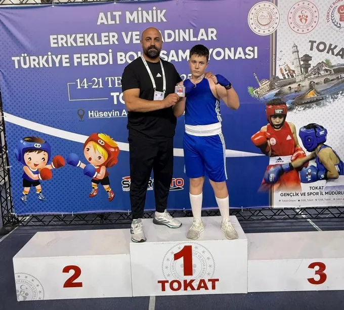 Türkiye Alt Minikler Boks Şampiyonası’nda 65 kilogram kategorisinde Ağrı