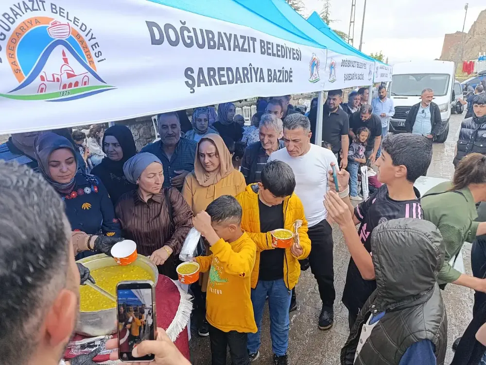 Ahmed-i Hani Türbesi yanında Aşure Günü düzenlendi