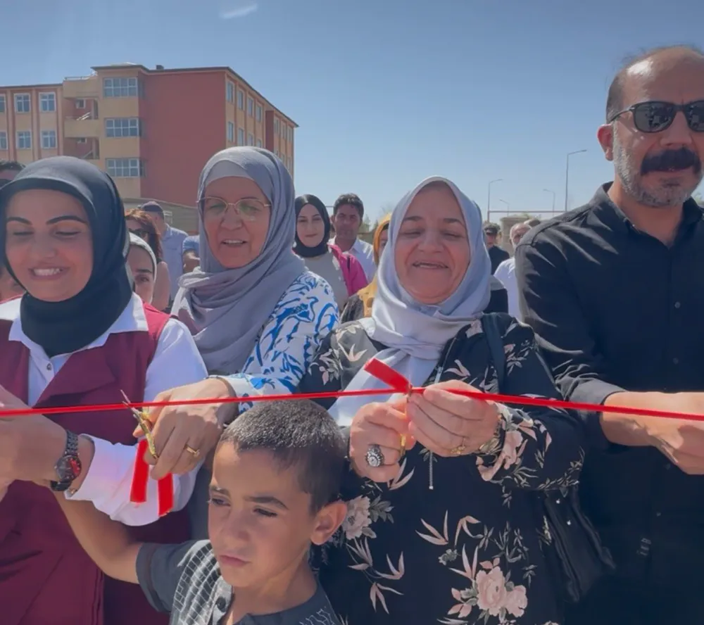 Doğubayazıt Barış Mahallesi çocuk parkı açılışı yapıldı