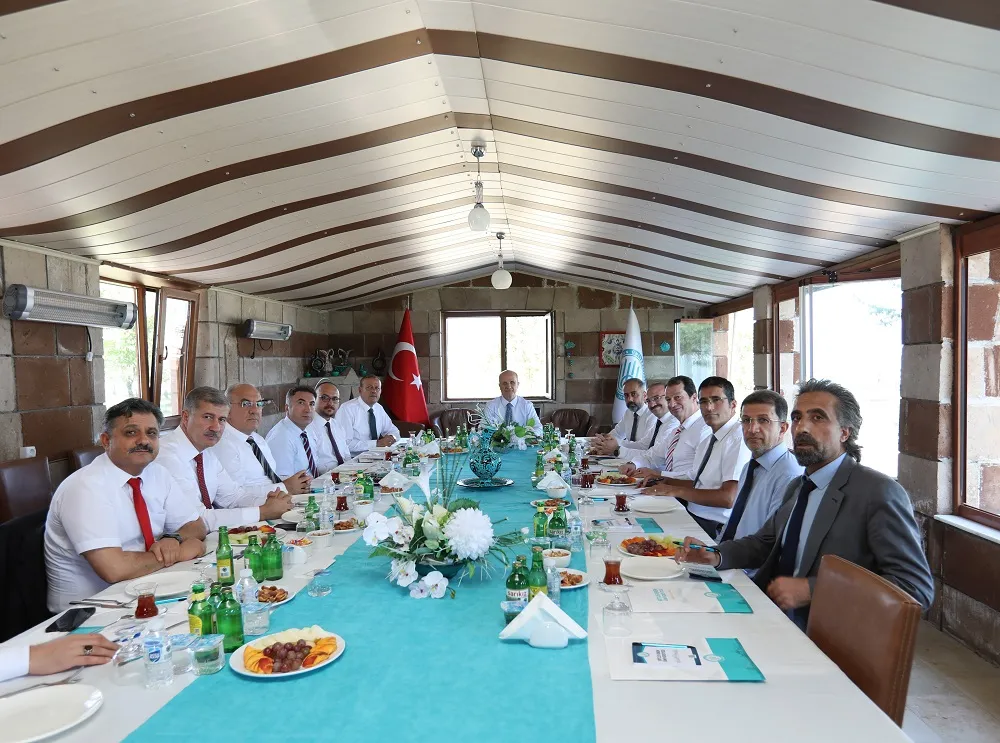 Malazgirt Zaferi’nin 954. yıl dönümünde Ahlat’ta Bölge Üniversiteleri Değerlendirme Toplantısı