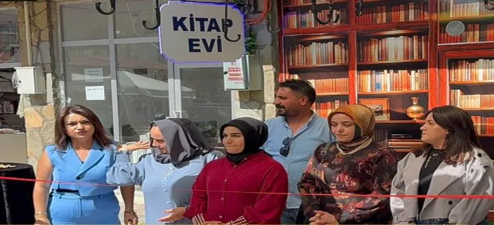 Doğubayazıt Belediyesinin yaptırdığı çok amaçlı kütüphane hizmete girdi